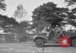 Standbild US Army Truppen Praxis Straße Blockade Hammond Louisiana USA, 1943, aus Sekunde 45 historischem Filmmaterial Videoclip 65675050737