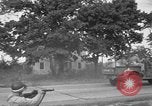 Standbild US Army Truppen Praxis Straße Blockade Hammond Louisiana USA, 1943, aus Sekunde 47 historischem Filmmaterial Videoclip 65675050737