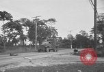 Standbild US Army Truppen Praxis Straße Blockade Hammond Louisiana USA, 1943, aus Sekunde 51 historischem Filmmaterial Videoclip 65675050737