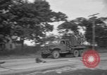 Standbild US Army Truppen Praxis Straße Blockade Hammond Louisiana USA, 1943, aus Sekunde 52 historischem Filmmaterial Videoclip 65675050737