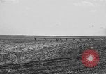 Standbild Truppen 55th Brigade AAA-Zug im Boden Verteidigung Taktik Hammond Louisiana USA, 1943, aus Sekunde 6 historischem Filmmaterial Videoclip 65675050738