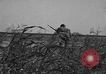 Standbild Truppen 55th Brigade AAA-Zug im Boden Verteidigung Taktik Hammond Louisiana USA, 1943, aus Sekunde 15 historischem Filmmaterial Videoclip 65675050738