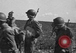 Standbild Truppen 55th Brigade AAA-Zug im Boden Verteidigung Taktik Hammond Louisiana USA, 1943, aus Sekunde 40 historischem Filmmaterial Videoclip 65675050738