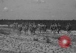 Standbild Truppen 55th Brigade AAA-Zug im Boden Verteidigung Taktik Hammond Louisiana USA, 1943, aus Sekunde 54 historischem Filmmaterial Videoclip 65675050738