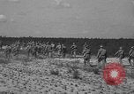 Standbild Truppen 55th Brigade AAA-Zug im Boden Verteidigung Taktik Hammond Louisiana USA, 1943, aus Sekunde 58 historischem Filmmaterial Videoclip 65675050738