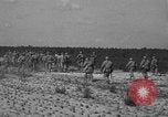 Standbild Truppen 55th Brigade AAA-Zug im Boden Verteidigung Taktik Hammond Louisiana USA, 1943, aus Sekunde 59 historischem Filmmaterial Videoclip 65675050738