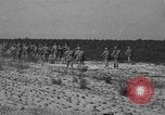 Standbild Truppen 55th Brigade AAA-Zug im Boden Verteidigung Taktik Hammond Louisiana USA, 1943, aus Sekunde 61 historischem Filmmaterial Videoclip 65675050738