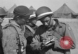 Standbild Truppen 55th Brigade AAA-Zug im Boden Verteidigung Taktik Hammond Louisiana USA, 1943, aus Sekunde 62 historischem Filmmaterial Videoclip 65675050738