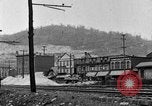 Standbild elektrische Lokomotive Mullens West Virginia USA, 1928, aus Sekunde 15 historischem Filmmaterial Videoclip 65675050756