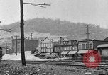 Standbild elektrische Lokomotive Mullens West Virginia USA, 1928, aus Sekunde 16 historischem Filmmaterial Videoclip 65675050756