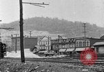 Standbild elektrische Lokomotive Mullens West Virginia USA, 1928, aus Sekunde 17 historischem Filmmaterial Videoclip 65675050756