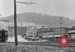 Standbild elektrische Lokomotive Mullens West Virginia USA, 1928, aus Sekunde 18 historischem Filmmaterial Videoclip 65675050756