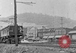 Standbild elektrische Lokomotive Mullens West Virginia USA, 1928, aus Sekunde 21 historischem Filmmaterial Videoclip 65675050756