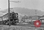 Standbild elektrische Lokomotive Mullens West Virginia USA, 1928, aus Sekunde 22 historischem Filmmaterial Videoclip 65675050756