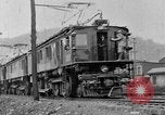 Standbild elektrische Lokomotive Mullens West Virginia USA, 1928, aus Sekunde 24 historischem Filmmaterial Videoclip 65675050756