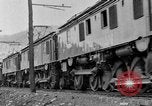Standbild elektrische Lokomotive Mullens West Virginia USA, 1928, aus Sekunde 26 historischem Filmmaterial Videoclip 65675050756