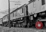 Standbild elektrische Lokomotive Mullens West Virginia USA, 1928, aus Sekunde 27 historischem Filmmaterial Videoclip 65675050756