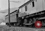 Standbild elektrische Lokomotive Mullens West Virginia USA, 1928, aus Sekunde 31 historischem Filmmaterial Videoclip 65675050756
