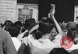 Immagine di Santo Tomas campo di concentramento Manila Filippine, 1945, secondo 3 filmato di repertorio 65675050794