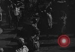 Immagine di Santo Tomas campo di concentramento Manila Filippine, 1945, secondo 6 filmato di repertorio 65675050794