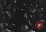 Immagine di Santo Tomas campo di concentramento Manila Filippine, 1945, secondo 18 filmato di repertorio 65675050794