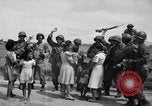 Standbild Santo Tomas Konzentrationslager Manila Philippinen, 1945, aus Sekunde 5 historischem Filmmaterial Videoclip 65675050796
