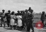 Standbild Santo Tomas Konzentrationslager Manila Philippinen, 1945, aus Sekunde 7 historischem Filmmaterial Videoclip 65675050796