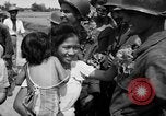 Standbild Santo Tomas Konzentrationslager Manila Philippinen, 1945, aus Sekunde 16 historischem Filmmaterial Videoclip 65675050796