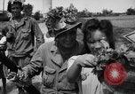 Standbild Santo Tomas Konzentrationslager Manila Philippinen, 1945, aus Sekunde 47 historischem Filmmaterial Videoclip 65675050796