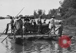 Standbild Santo Tomas Konzentrationslager Manila Philippinen, 1945, aus Sekunde 61 historischem Filmmaterial Videoclip 65675050796