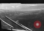 Image parachutistes l'île de Luzon aux Philippines, 1945, de la seconde 13 séquences d'archives historiques vidéo 65675050809