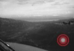 Image parachutistes l'île de Luzon aux Philippines, 1945, de la seconde 15 séquences d'archives historiques vidéo 65675050809
