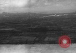 Image parachutistes l'île de Luzon aux Philippines, 1945, de la seconde 26 séquences d'archives historiques vidéo 65675050809