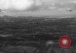 Image parachutistes l'île de Luzon aux Philippines, 1945, de la seconde 33 séquences d'archives historiques vidéo 65675050809