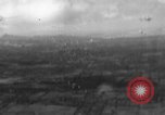 Image parachutistes l'île de Luzon aux Philippines, 1945, de la seconde 36 séquences d'archives historiques vidéo 65675050809