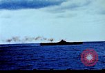 Standbild Japanische Kamikaze Flugzeug Angriff Pazifik, 1945, aus Sekunde 9 historischem Filmmaterial Videoclip 65675050810