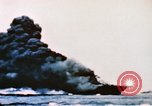 Immagine di La masterizzazione di nave da guerra Oceano Pacifico, 1945, secondo 5 filmato di repertorio 65675050821