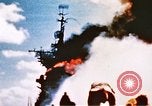 Immagine di La masterizzazione di nave da guerra Oceano Pacifico, 1945, secondo 9 filmato di repertorio 65675050821