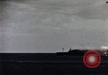 Standbild USS Franklin Pazifik, 1945, aus Sekunde 52 historischem Filmmaterial Videoclip 65675050828