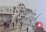 Image séquelles de kamikaze attaque sur USS Enterprise Océan Pacifique, 1945, de la seconde 6 séquences d'archives historiques vidéo 65675050831