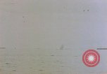 Image séquelles de kamikaze attaque sur USS Enterprise Océan Pacifique, 1945, de la seconde 24 séquences d'archives historiques vidéo 65675050831