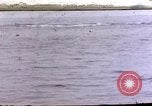 Standbild Überlebenden Pazifik, 1945, aus Sekunde 1 historischem Filmmaterial Videoclip 65675050858
