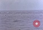 Standbild Überlebenden Pazifik, 1945, aus Sekunde 7 historischem Filmmaterial Videoclip 65675050858