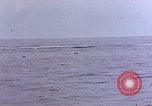 Standbild Überlebenden Pazifik, 1945, aus Sekunde 9 historischem Filmmaterial Videoclip 65675050858