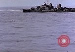 Standbild Überlebenden Pazifik, 1945, aus Sekunde 17 historischem Filmmaterial Videoclip 65675050858