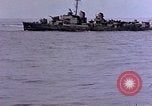 Standbild Überlebenden Pazifik, 1945, aus Sekunde 20 historischem Filmmaterial Videoclip 65675050858