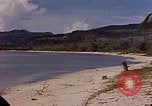 Standbild Amerikanischen marines sichere Saipan in Zweiten Weltkrieg Saipan Nördliche Marianen, 1944, aus Sekunde 45 historischem Filmmaterial Videoclip 65675050869