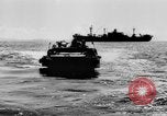 Image DUKWs United States USA, 1943, de la seconde 56 séquences d'archives historiques vidéo 65675050919
