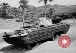 Standbild DUKWs United States USA, 1943, aus Sekunde 3 historischem Filmmaterial Videoclip 65675050920
