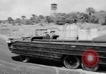 Standbild DUKWs United States USA, 1943, aus Sekunde 8 historischem Filmmaterial Videoclip 65675050920
